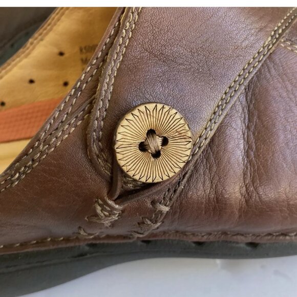 Clarks Unstructured Slip On open back Comfort Loafer Mule Shoes Brown Leather 8M - Picture 4 of 9